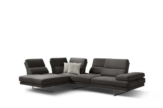Zeitgemäßes schwarzes Lyon Stoff Ecksofa mit flexiblen Sitzmöglichkeiten und schlankem Design